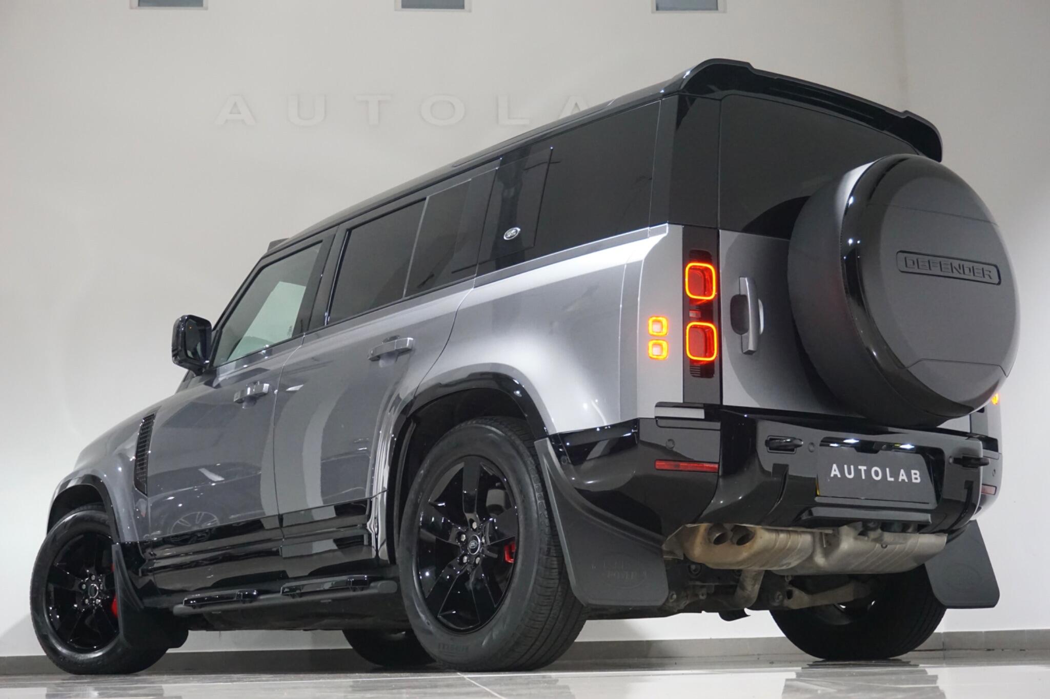 Land Rover Defender 110 3.0 D300 MHEV X-Dynamic SE SUV 5dr Diesel Auto 4WD Euro 6 (s/s) (300 ps)